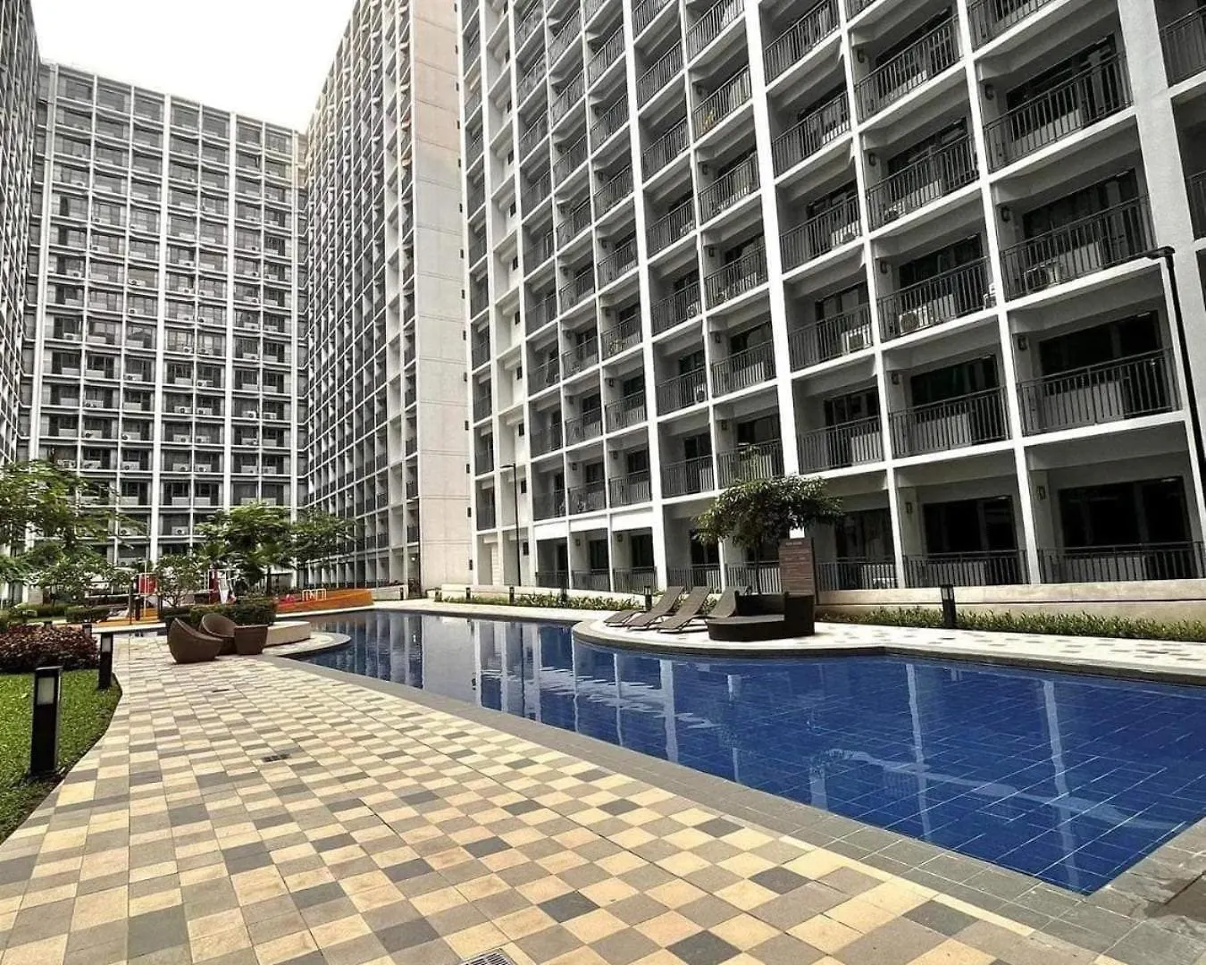 Aparthotel Staycation Shore 2 Residences Tower 2 Pasay City Manila Philippines